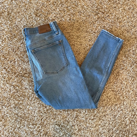 Madewell 10” High Rise Skinny Crop Jean - Picture 2 of 5